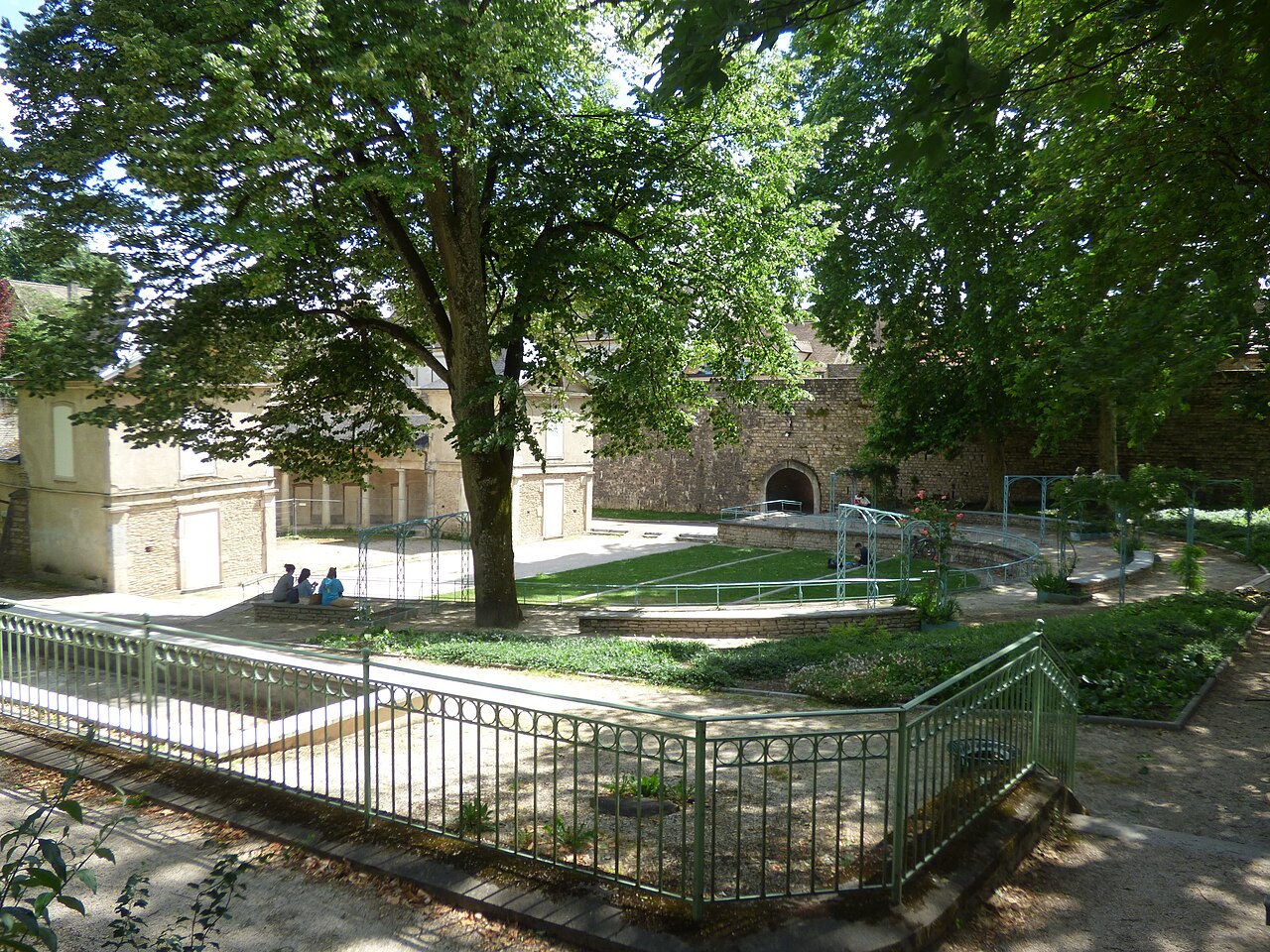 outdoor theatre forest stage — Sopot, Polska