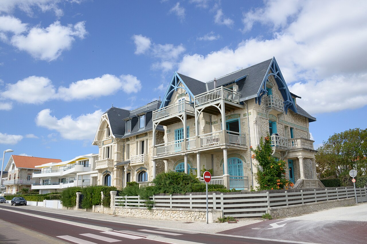 seaside villa fin de siècle — Trójmiasto