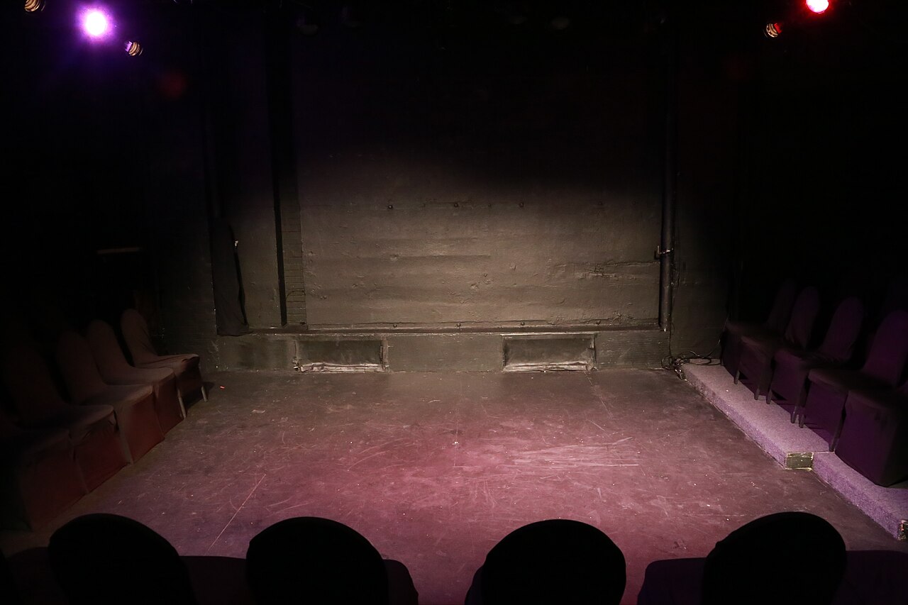 theater stage lights empty — Trójmiasto