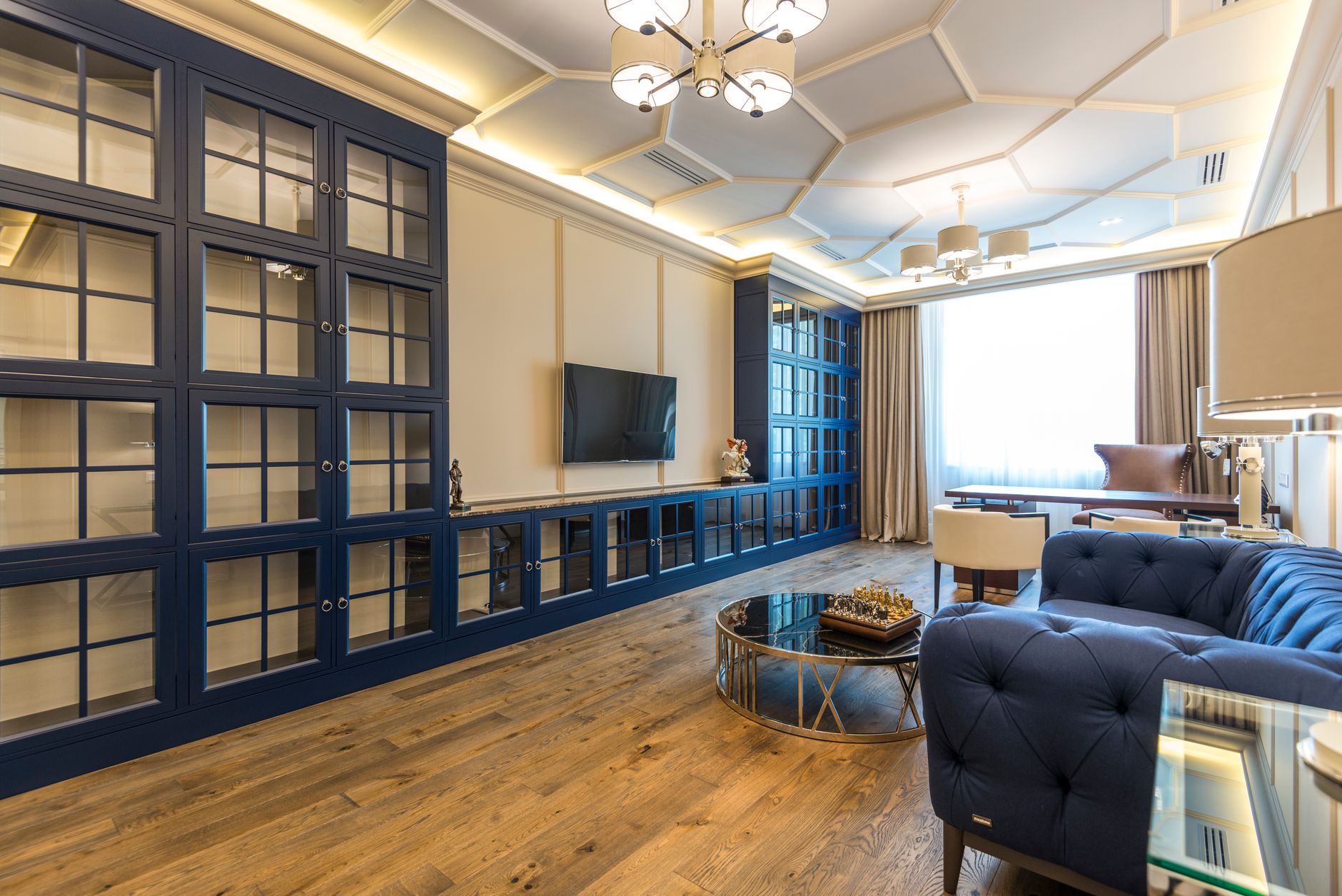 Spacious and elegant apartment with modern design and luxurious decor elements. — Trójmiasto