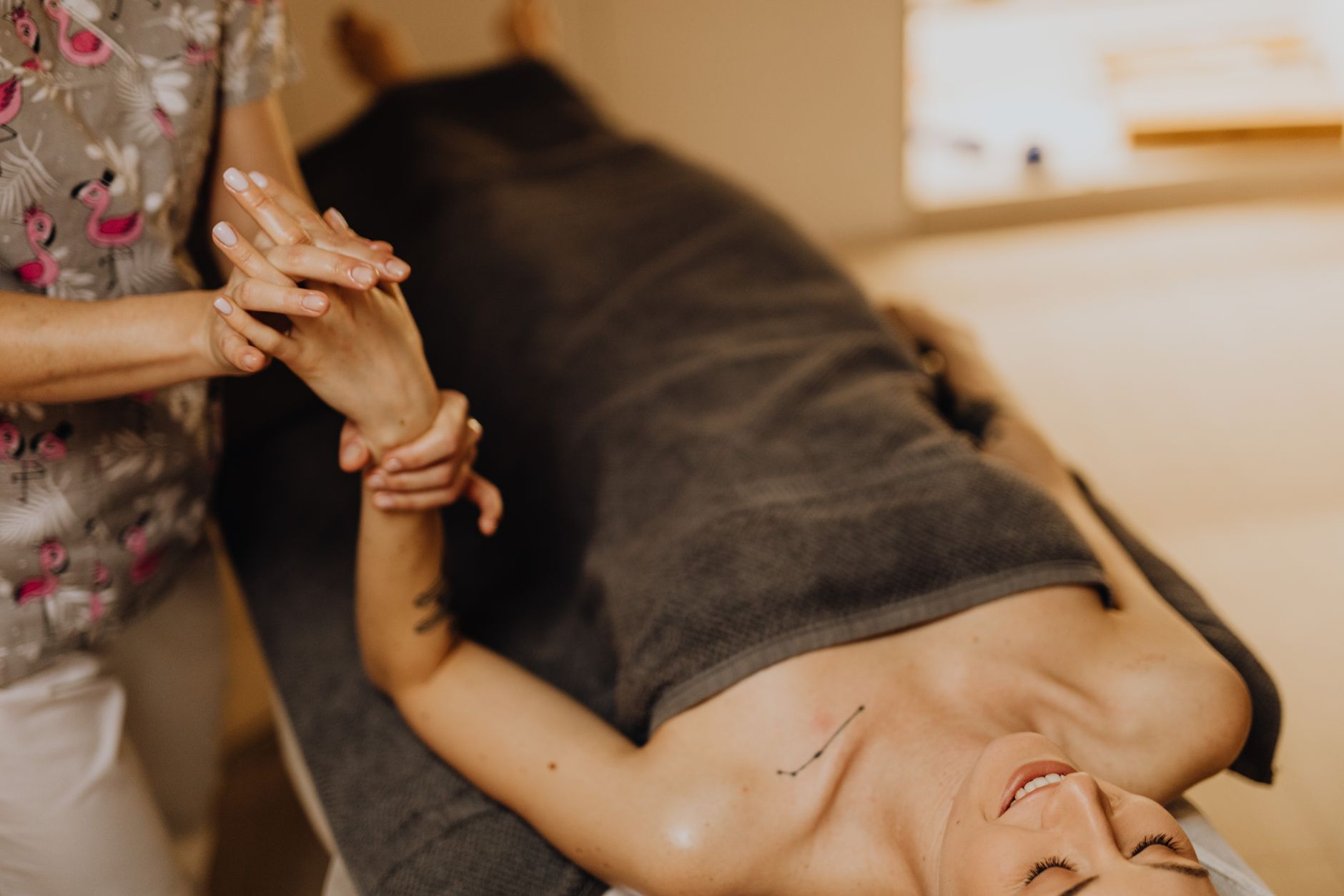 Experience therapeutic relaxation with a professional hand massage, enhancing wellness. — Trójmiasto